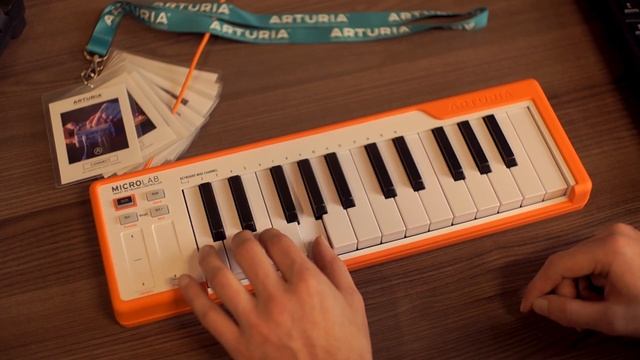 Arturia MICROLAB - Обзор + Создание Трэка (RUS) смотреть онлайн