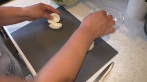 Сочный Вкусный салат из молодой Капусты с Обалденной Заправкой .