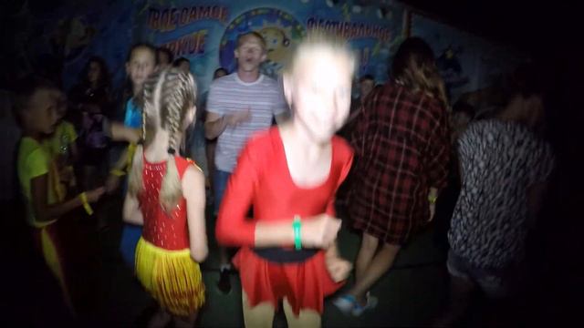 Танцуем ВМЕСТЕ на дискотеке XXI века смотреть онлайн