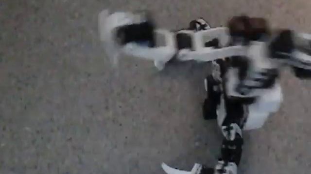 сделать кувырок и стать опять это зделает не каждый робот смотреть онлайн