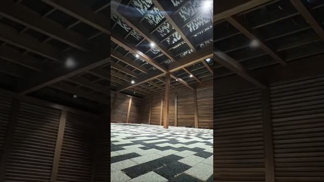 Навес из лиственницы на 3 машины. Жалюзи и поручень из термо ольхи. Зацените работу ))