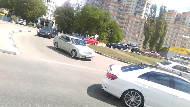 III Mercedes Benz Festival Воронеж 2015 - проезд колонны по городу смотреть онлайн