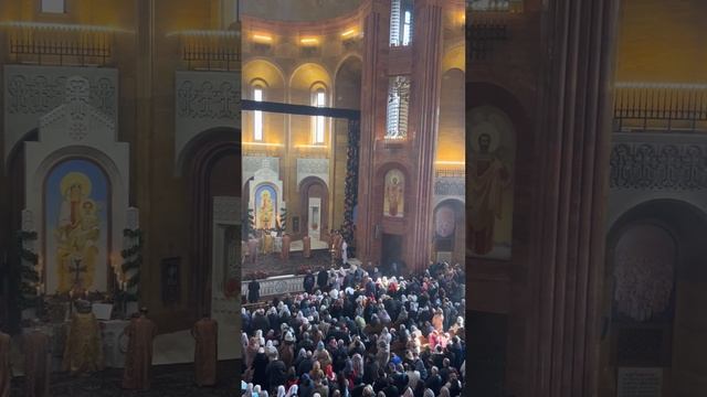 Пасхальная Литургия ААЦ в Соборе Св.Преображения г. Москва ( фрагмент )
