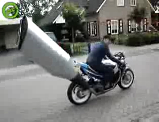 Я думаю его потом соседи порвали смотреть онлайн