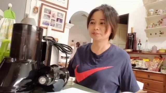 Kuvings Slow Juicer B1700 Unboxing смотреть онлайн