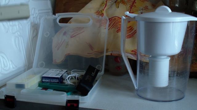 Фильтр кувшин солевой тест воды до и после фильтрования. смотреть онлайн