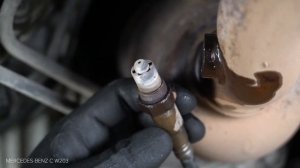 Как заменить лямбда-зонд на MERCEDES-BENZ W203 C-Class [ВИДЕОУРОК AUTODOC]