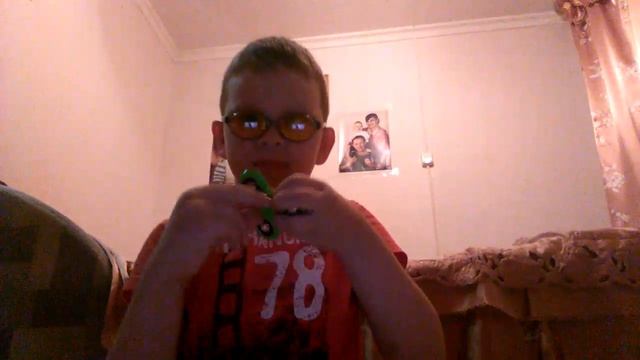 Зелёный спиннер смотреть онлайн