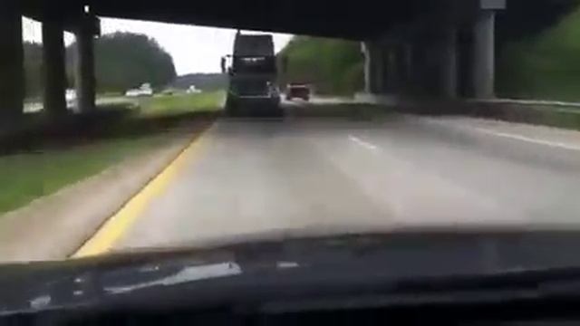 Как напугать жену в автомобиле смотреть онлайн