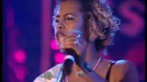 Neneh Cherry - 7 Seconds(Live)