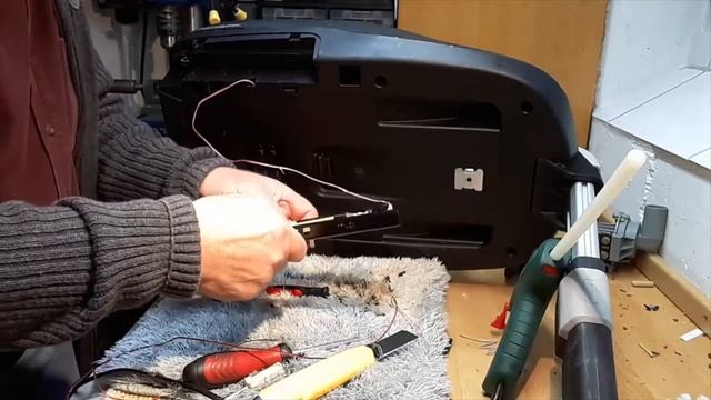 Maxi Cosi- FamilyFix Kabelbruch reparieren. смотреть онлайн