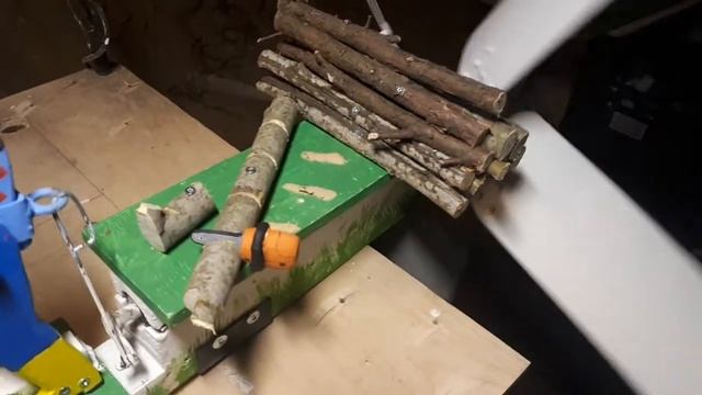 Дровосек . Декоративная игрушка для дачи .