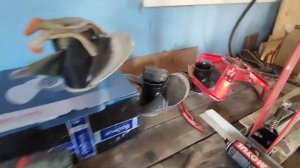 Обрыв рулевого троса на лодке.