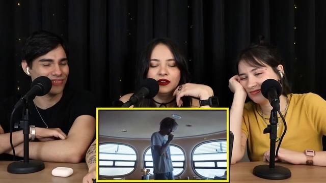 V - LOVE ME AGAIN + RAINY DAYS (REACTION) ? | Três de Outubro смотреть онлайн