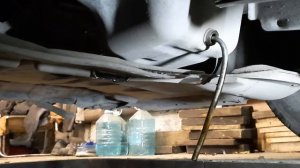 Как полностью слить масло с поддона двигателя.