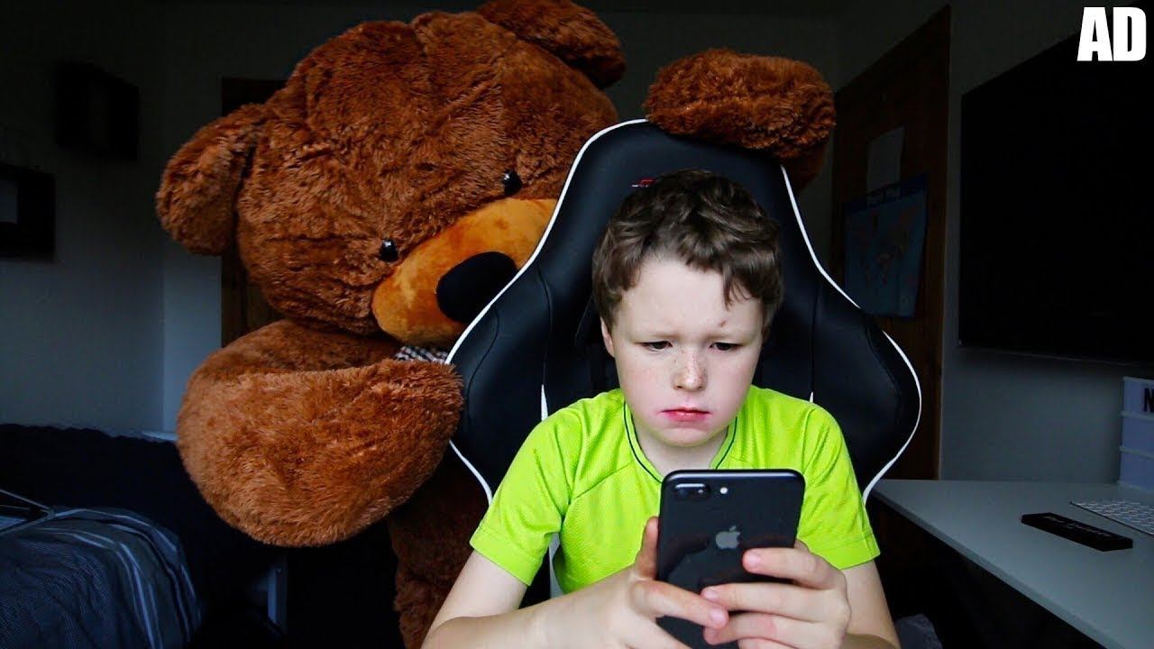 НА ШКОЛЬНИКА НАПАЛ НАСТОЯЩИЙ ЖИВОЙ ИГРУШЕЧНЫЙ МЕДВЕДЬ смотреть онлайн