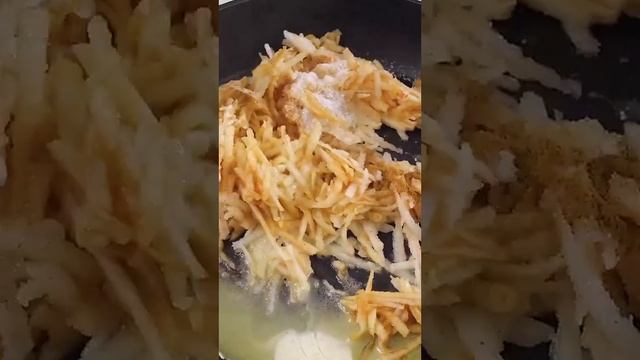 Очень вкусные творожные рогалики с яблоками. Быстрый рецепт творожного теста для супер рогаликов!