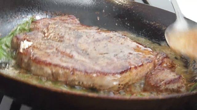 The Perfect Steak (Medium rare) Easy to follow recipe. смотреть онлайн