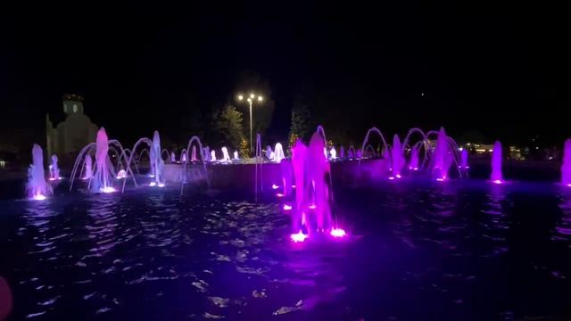 Поющие фонтаны вечером, Анапа, вечер, фонтан.