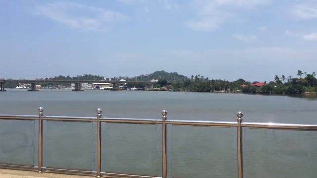 Малайзиядаги дахшат шишали мачит. Mosque in Kuala Terengganu. Masjid Krystal. Мечеть в Малайзии. смотреть онлайн