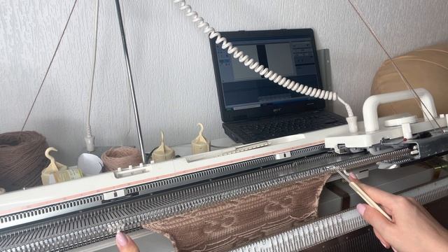 Как минимизировать большие протяжки на жаккарде || Машинное вязание смотреть онлайн