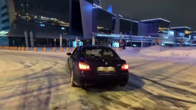 BMW M5 E60 winter drift (crazy russians) смотреть онлайн