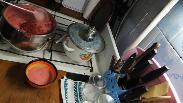 Вкусное, яркое, легкое, быстрое классическое малиновое варенье. Замораживание свежей зелени на зиму