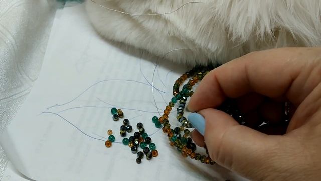 Веточка .Брошь из кристаллов смотреть онлайн