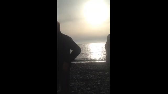 Танцы на пляже что может быть лучше)))Абрау Дюрсо! смотреть онлайн