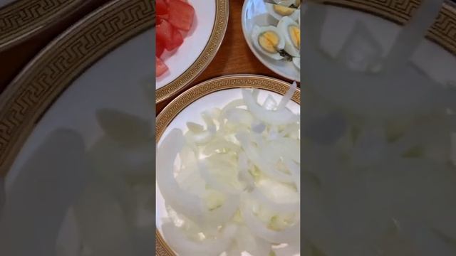 Овощной салат с адыгейским сыром. смотреть онлайн