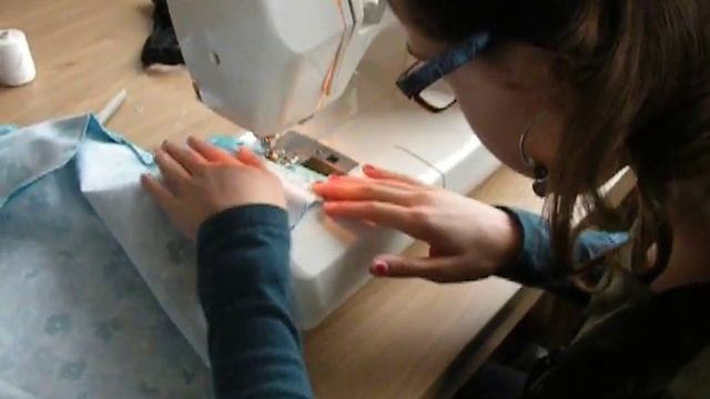 Lianne achter de naaimachine смотреть онлайн