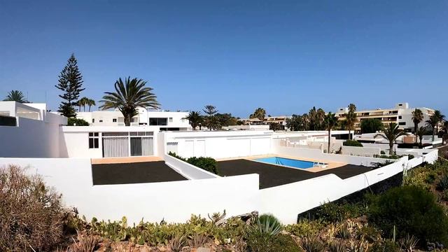Amazing walking tour. Coast of the Costa del Silencio, Tenerife. Spain 4K смотреть онлайн
