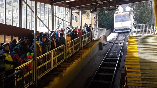 На чем поднимают в гору лыжников в Bad Hofgastein Austria смотреть онлайн