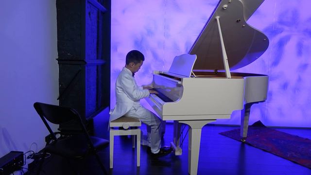 Гайдн - соната си- минор в трёх частях. Чайковский - На тройке@Gao_Zishan смотреть онлайн