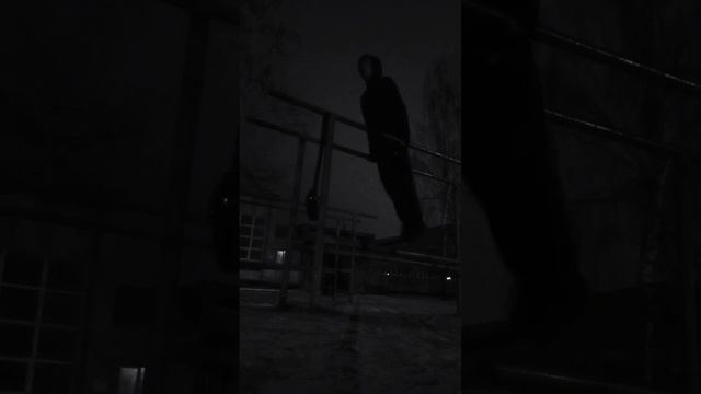 Отжимания на брусьях #рекомендации #тренды #спорт #тренировка смотреть онлайн