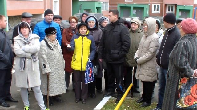 Юрист ЗАО "УК Екатеринбург" ретировался с собрания 11.10.14 смотреть онлайн