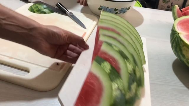 Как порезать Арбуз. 3 способа. Удиви Друзей. FOOD TIME смотреть онлайн