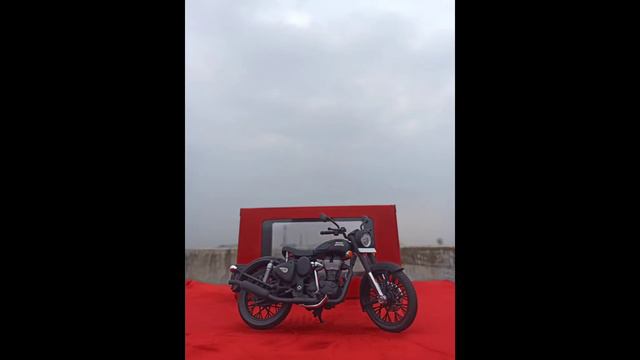 Stealth Black|Royal Enfield Scale Model|Desert Storm to Stealth Black|Painted#stealthblack#miniatur смотреть онлайн