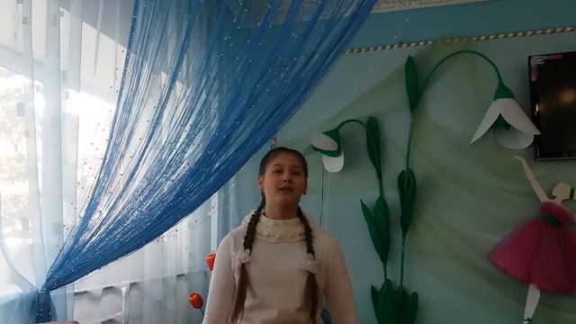 Чудесная исполнительница песни "Прекрасное далёко" смотреть онлайн