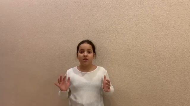 Александра Блохина читает стихотворения Александра Блока «Петроградское небо мутилось дождем…» смотреть онлайн