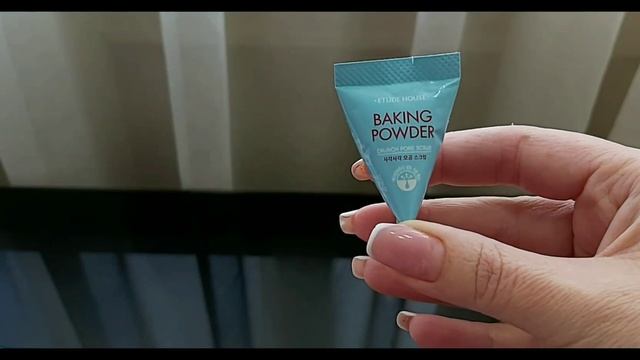 Эффективный корейский скраб пирамидка из соды | ETUDE HOUSE Baking Powder Crunch Pore Scrub смотреть онлайн