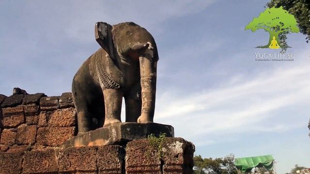Yoga-Life / Путешествие в Камбоджу! Храмы Ангкора! Удивительные древние постройки ) смотреть онлайн