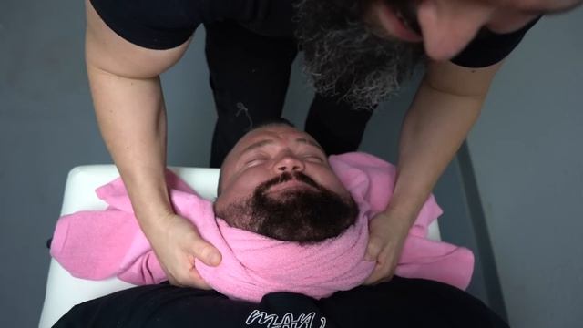 STRONGEST MAN IN HISTORY: EDDIE HALL Back Pain HAMMERED Away? смотреть онлайн