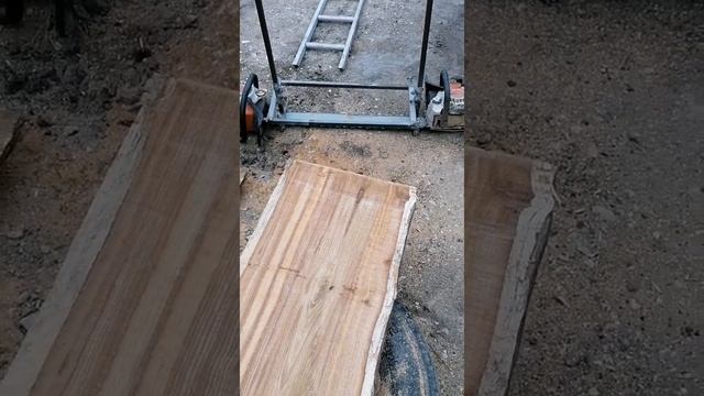 Шина для двух бензопил в работе. Продольное пиление. смотреть онлайн