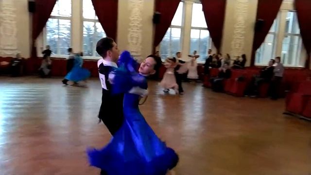 Квикстеп Д класс Юниоры 1+2 Двоеборье смотреть онлайн