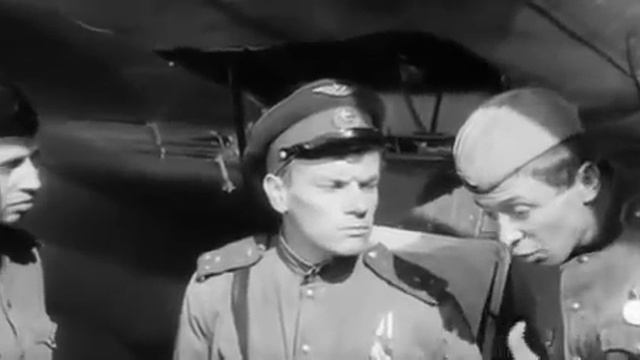 Хроника пикирующего бомбардировщика. Жив командир ПЕшки пятой....mp4 смотреть онлайн