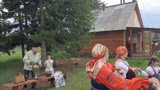 "В хороводе были мы". Поет ансамбль "Реченька" смотреть онлайн
