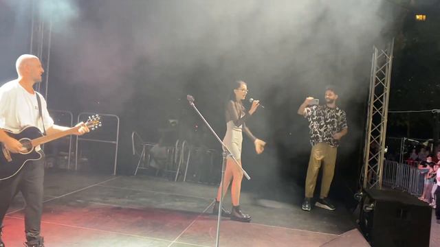 Cleopatra Stratan, Edwards Sanda și Pavel Stratan. Împreuna in scena după nunta tinerilor Însurăței смотреть онлайн