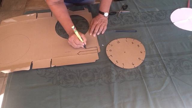 How to make a cardboard clock смотреть онлайн