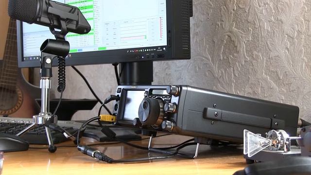 Микрофонный переходник AD-1-YM для трансивера YAESU FT-991A смотреть онлайн